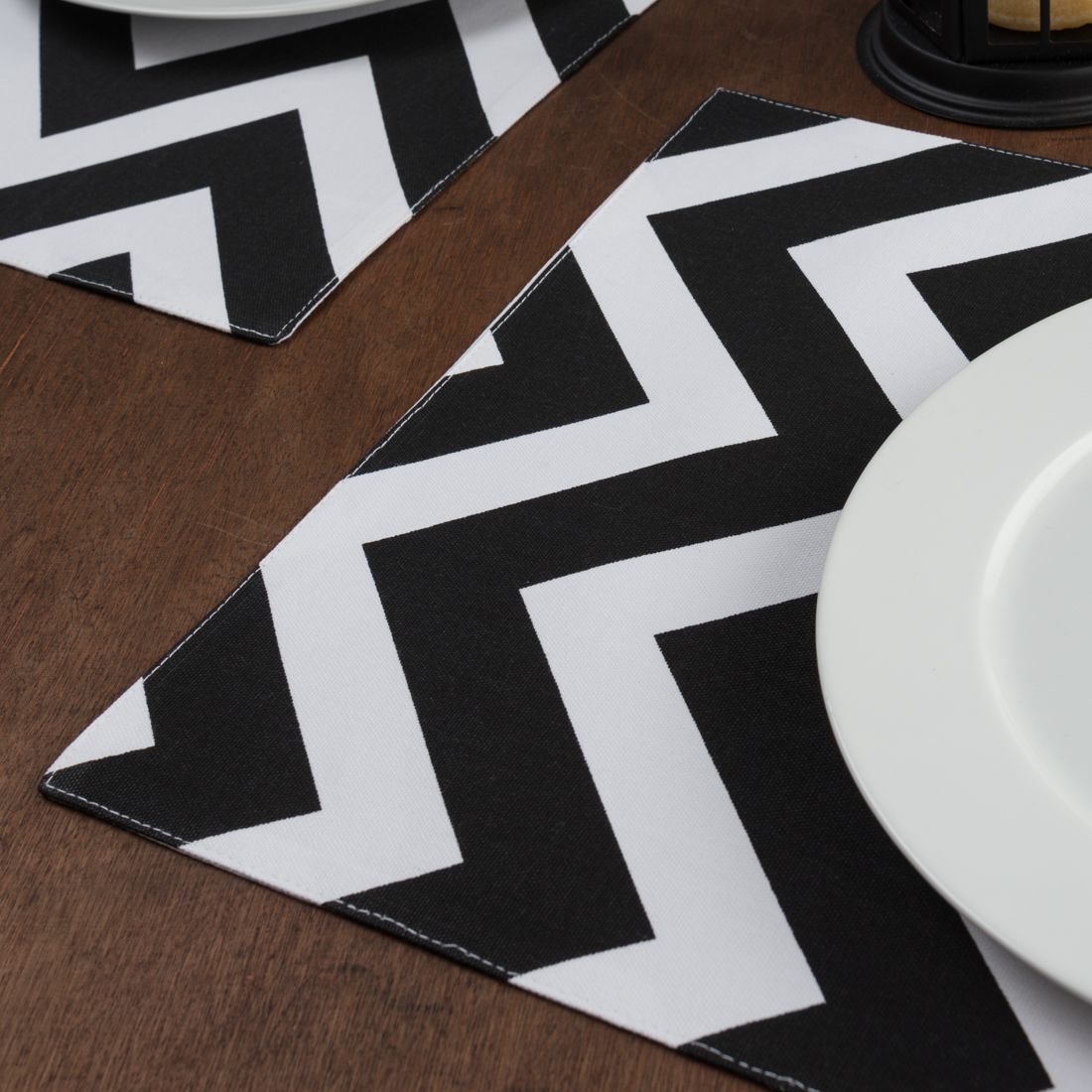 Homespice Decor 13 x 19 in. Manchester Rectangular Placemat - Black Beige &  Ivory - set of 4 595720
